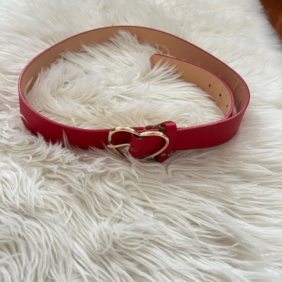 Accessories - Red Heart Buckle Belt